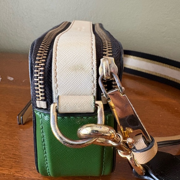 Marc Jacobs Cream and Green Snapshot Crossbody Bag with Gold Accent - Picture 6 of 9